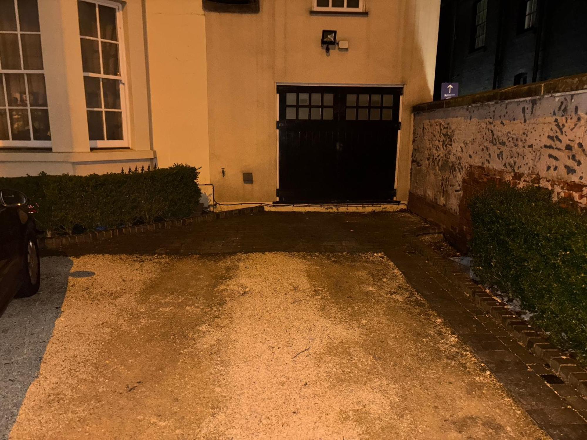 Lovely 2 Bedroom Coach House 5 Minutes From Centre *